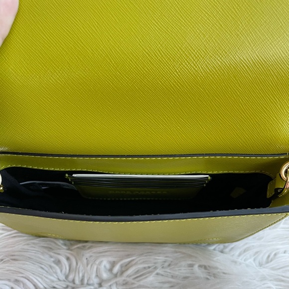 Marc Jacobs Hip Shot - Picture 3 of 5